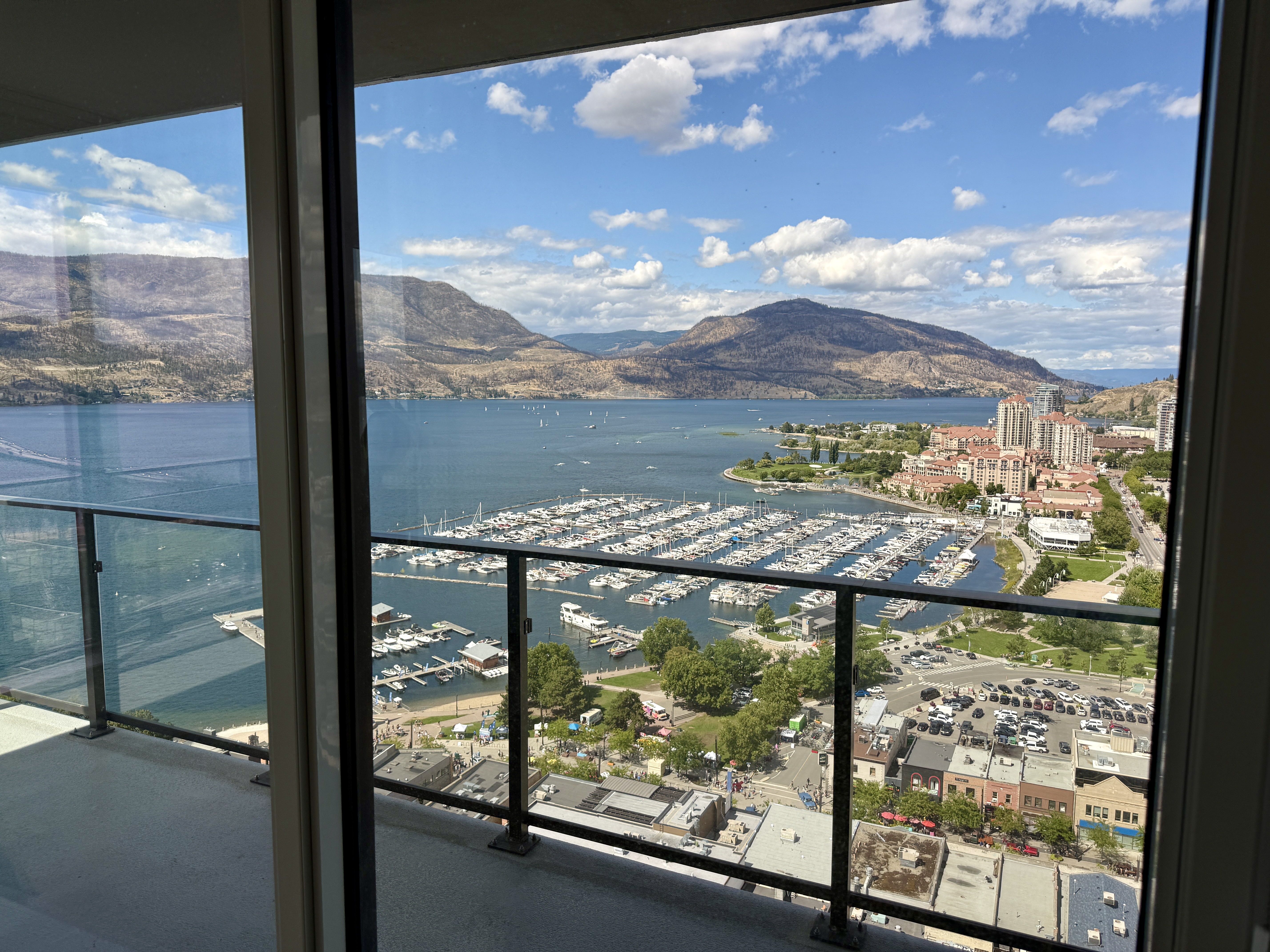 Water Street by the Park - Stunning Kelowna BC